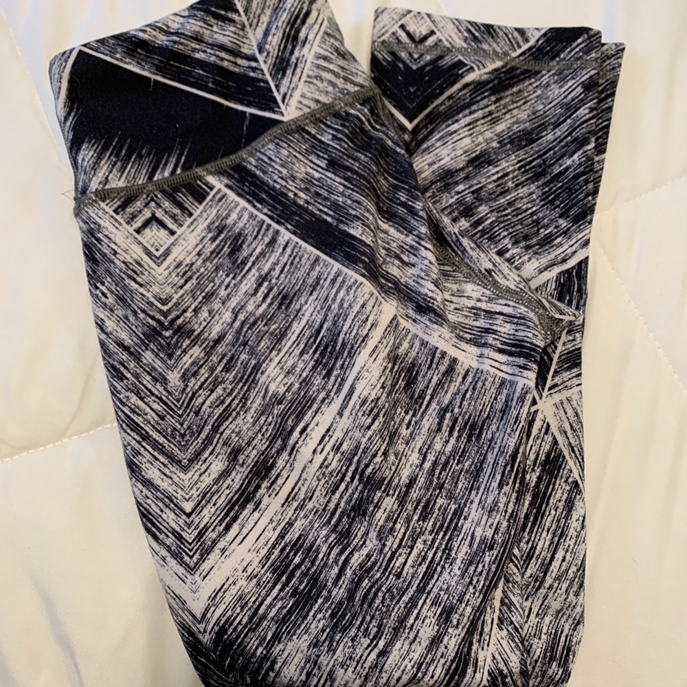 Lululemon leggings SIZE 6